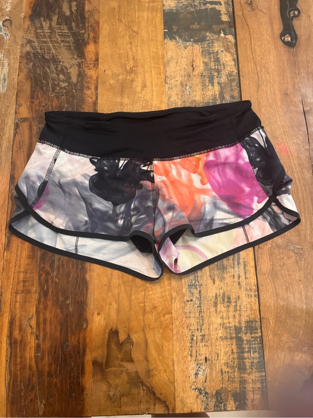 ***UNICORN 🦄🦄🦄 Lululemon unicorn tears speed short